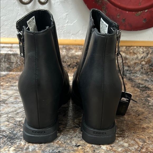 Sorel Women's Black Leather Wedge Zip Booties - Picture 4 of 7